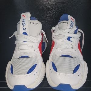 NEW!!! Boys Sneakers!!! 5.5